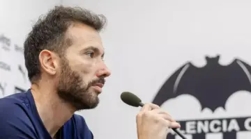 مدرب فالنسيا: لم أقنع ديانج بالانضمام لصفوفنا.. وهذا هو السبب الفعلي